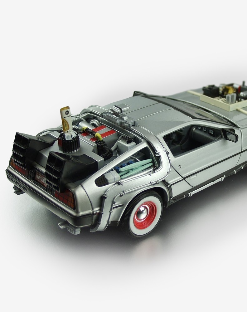 Coche Regreso al Futuro III - Réplica Delorean WELLY Vista 3