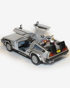 Back to the Future II - Delorean replica by WELLY Vista 2