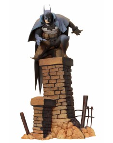 BATMAN FIGURA 32 CM GOTHAM BY GASLIGHT ART FX+