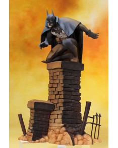 BATMAN FIGURA 32 CM GOTHAM BY GASLIGHT ART FX+