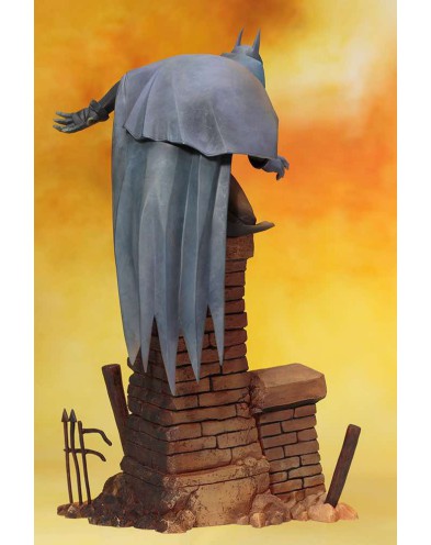 BATMAN GOTHAM BY GASLIGHT ART FX+ 32 CM FIGURE View 3