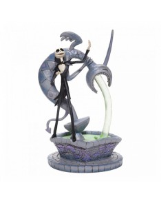 FIGURA DECORATIVA PESADILLA JACK EN UNA FUENTE - DISNEY - 24 X 14 X 14 CM