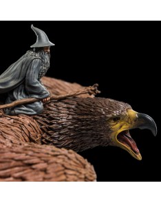 THE LORD OF THE RINGS GANDALF STATUE ON GWAIHIR 15 CM View 3