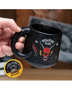 TAZA CON RELIEVE STRANGER THINGS HELLFIRE CLUB